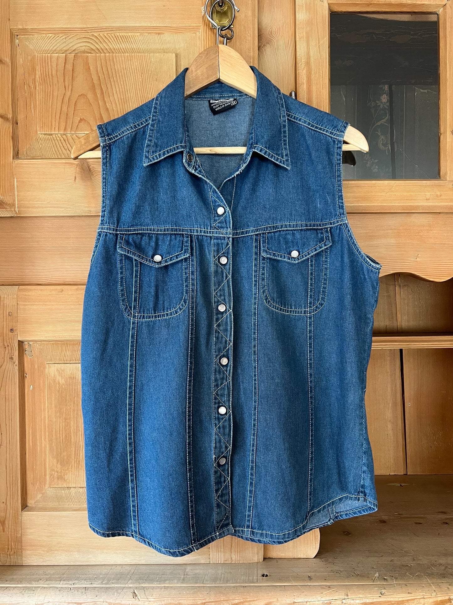 Sleeveless 90s Denim Shirt