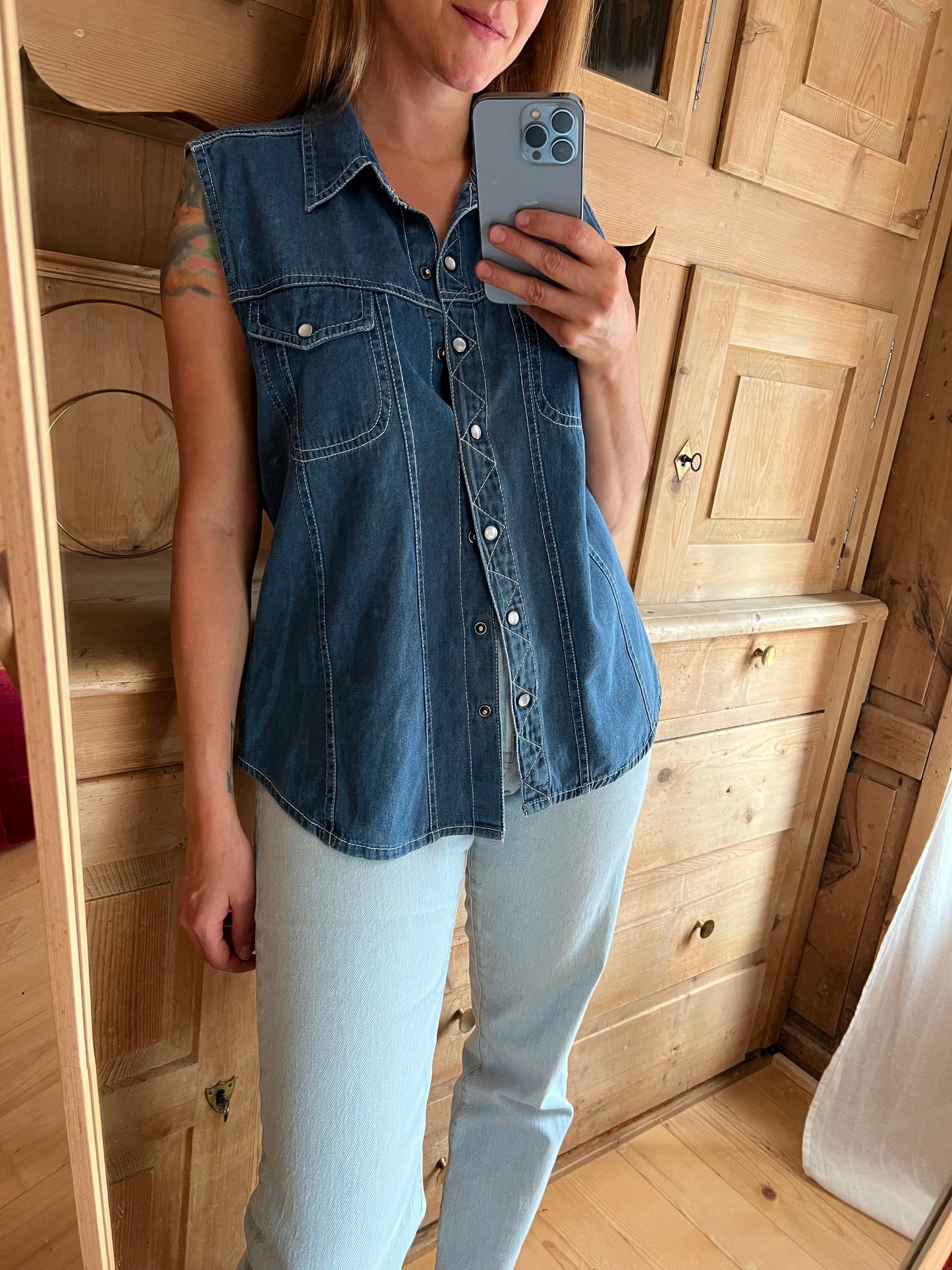 Sleeveless 90s Denim Shirt